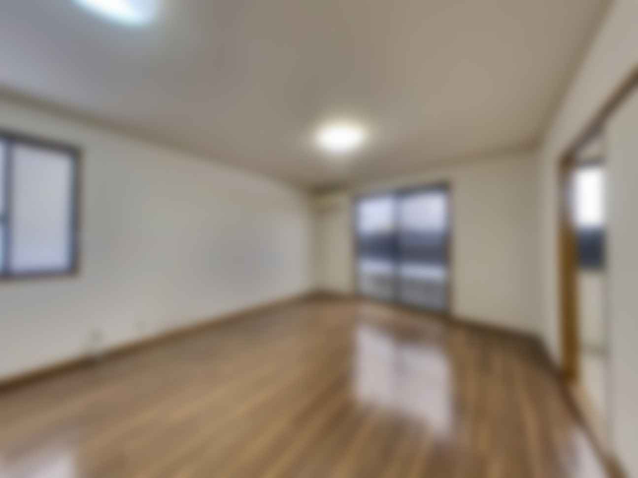 loading blurry tour image