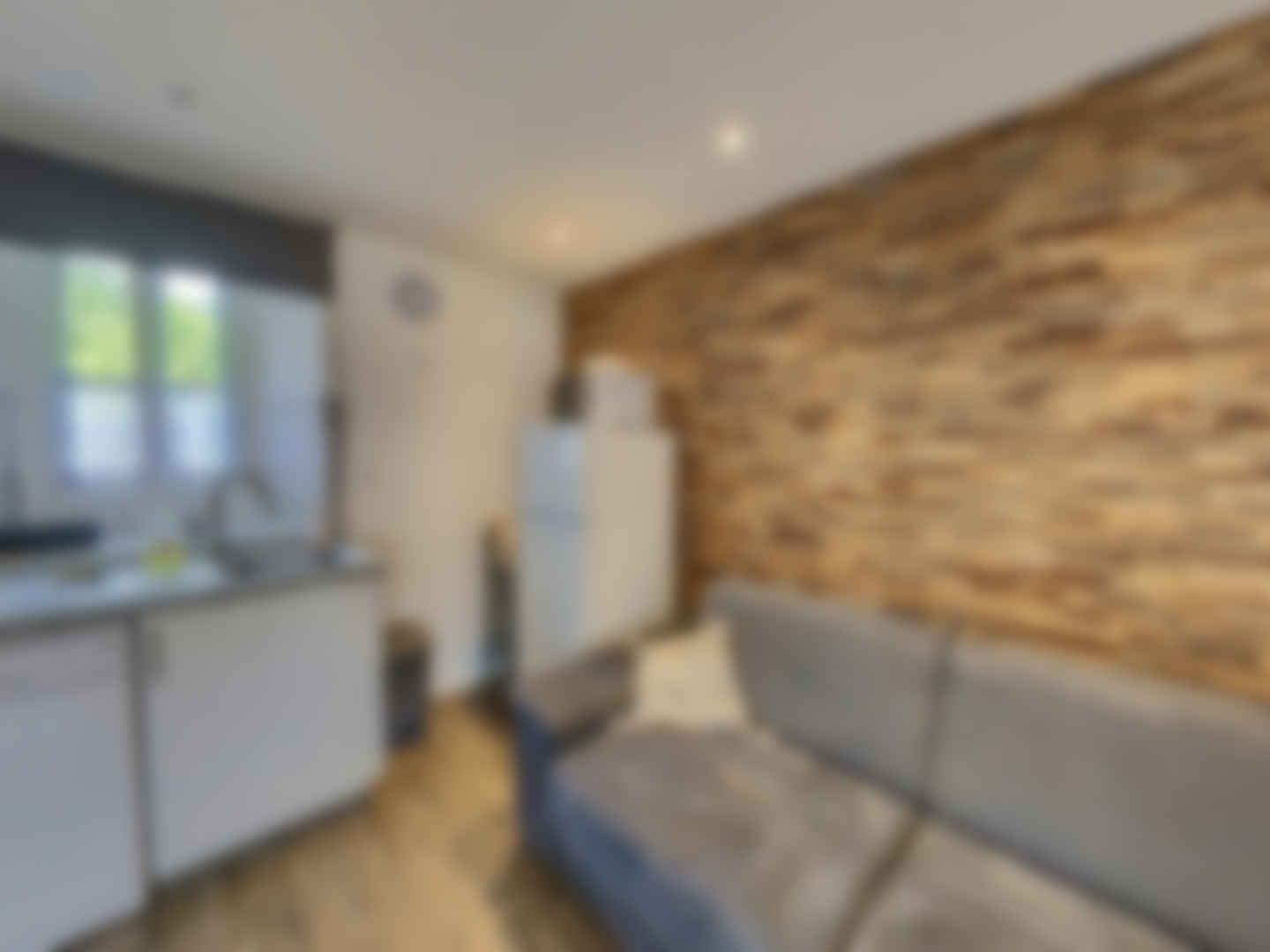 loading blurry tour image