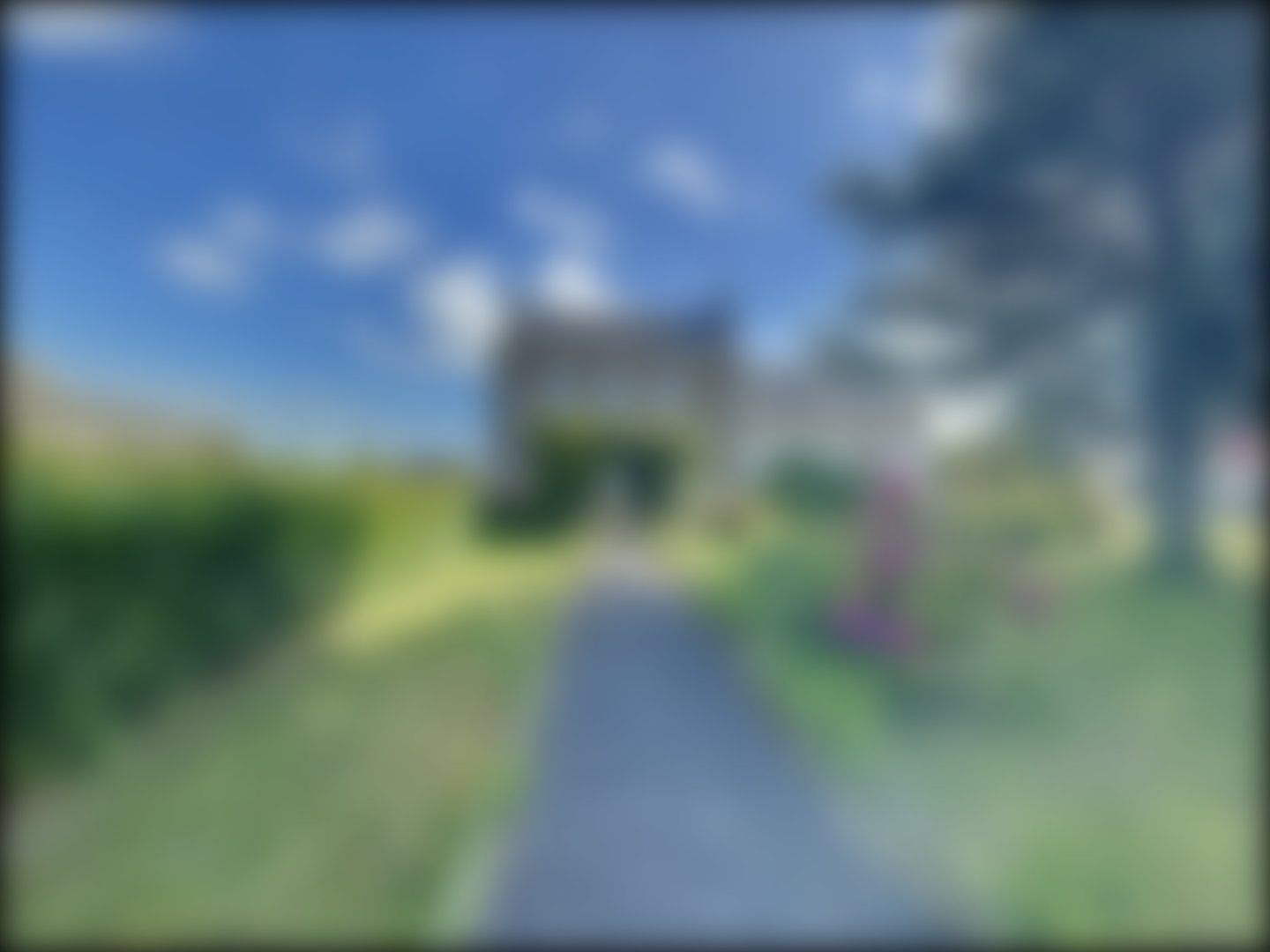 loading blurry tour image