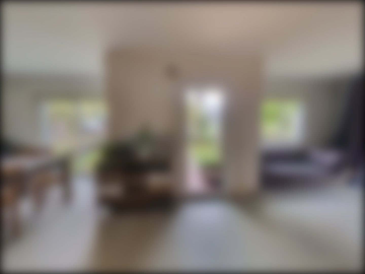 loading blurry tour image