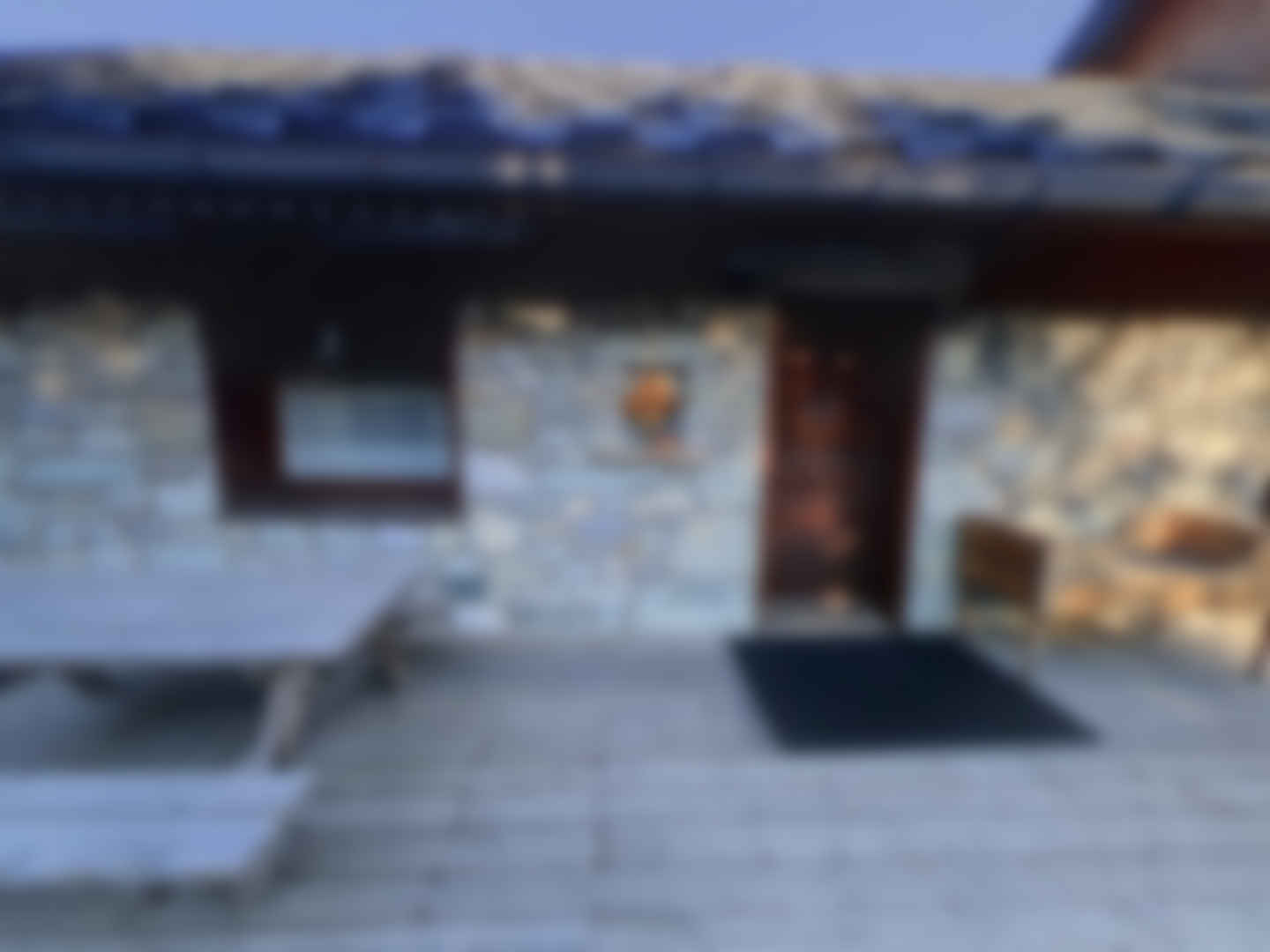 loading blurry tour image