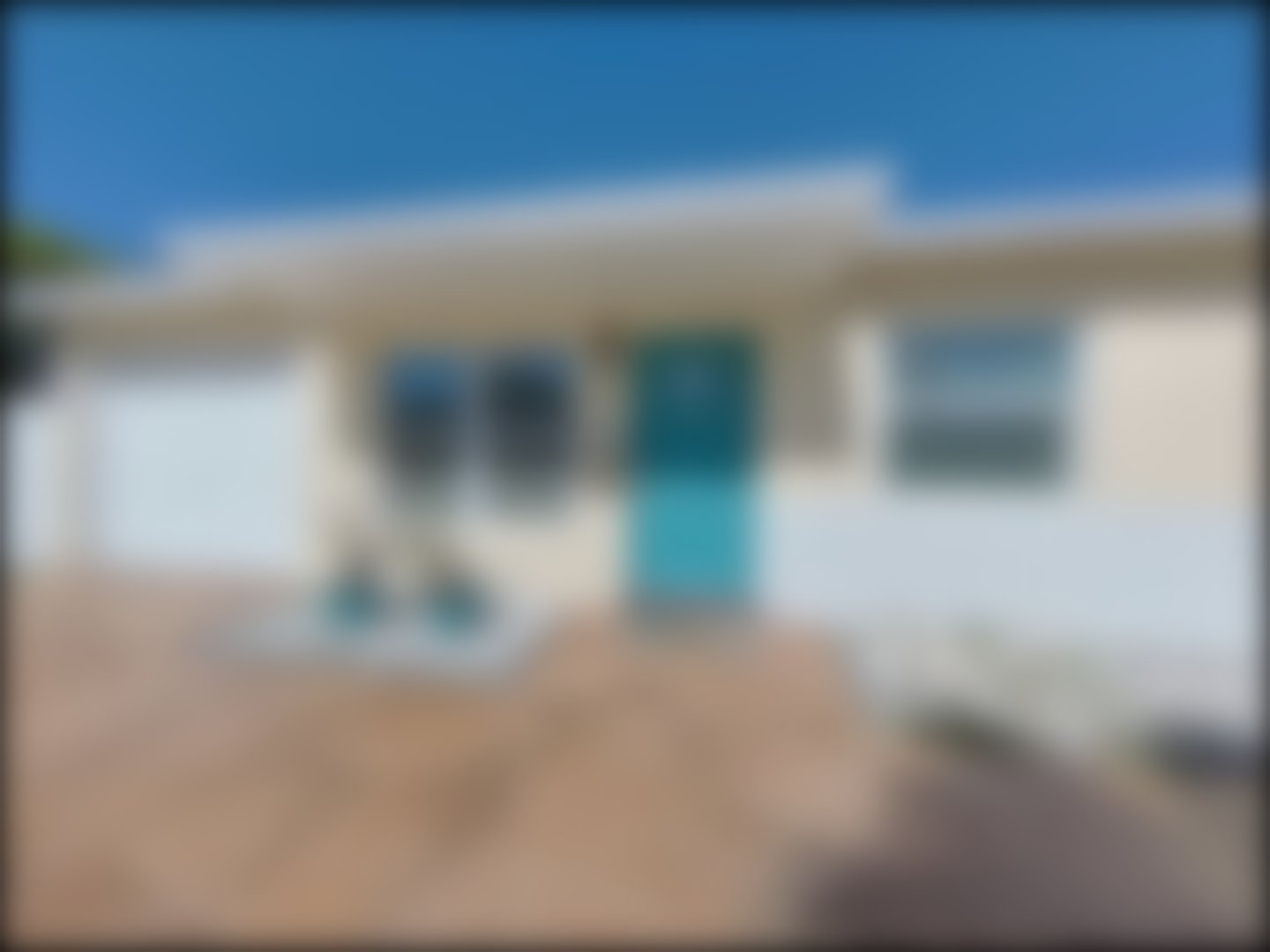 loading blurry tour image