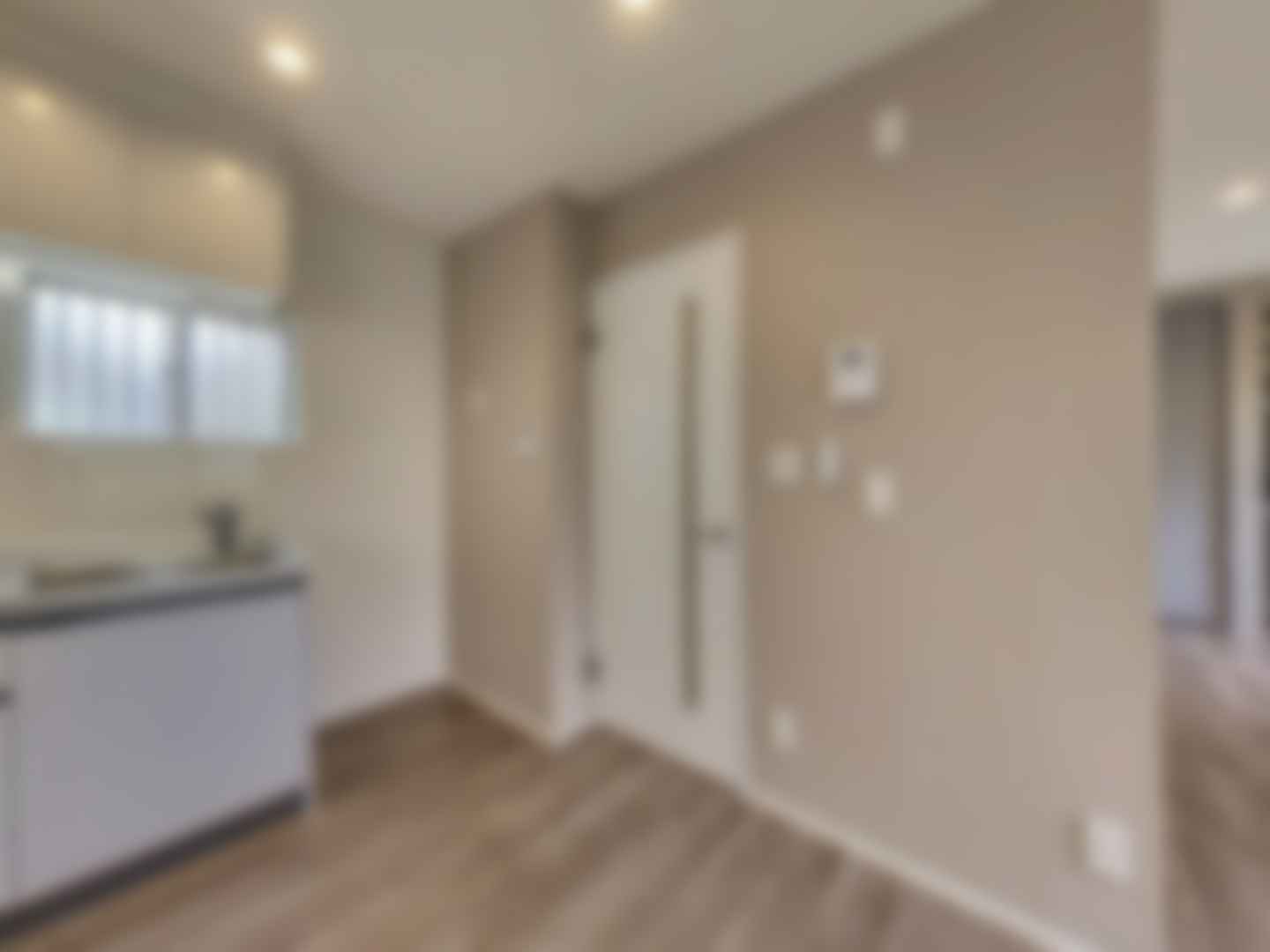 loading blurry tour image