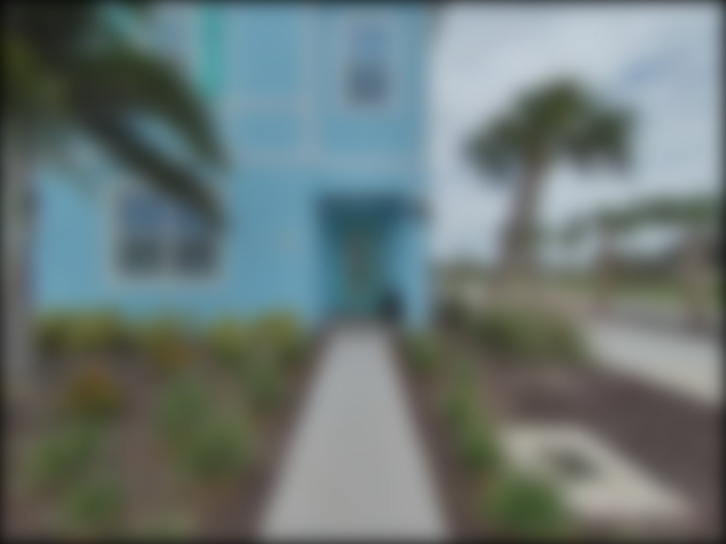 loading blurry tour image