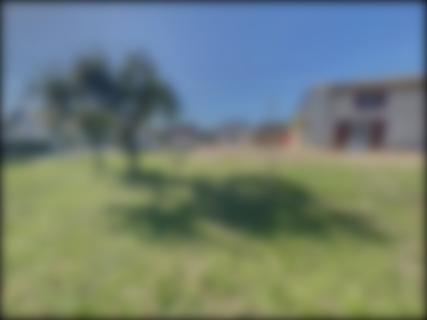 loading blurry tour image