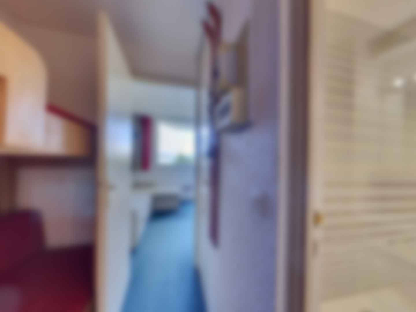 loading blurry tour image