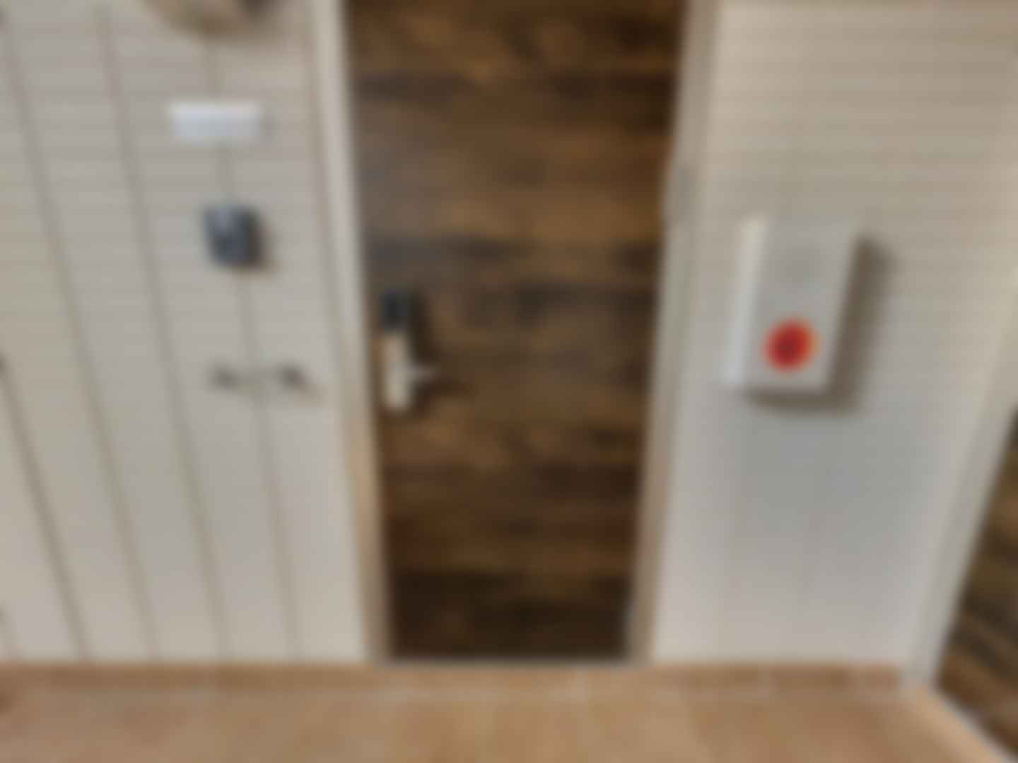 loading blurry tour image