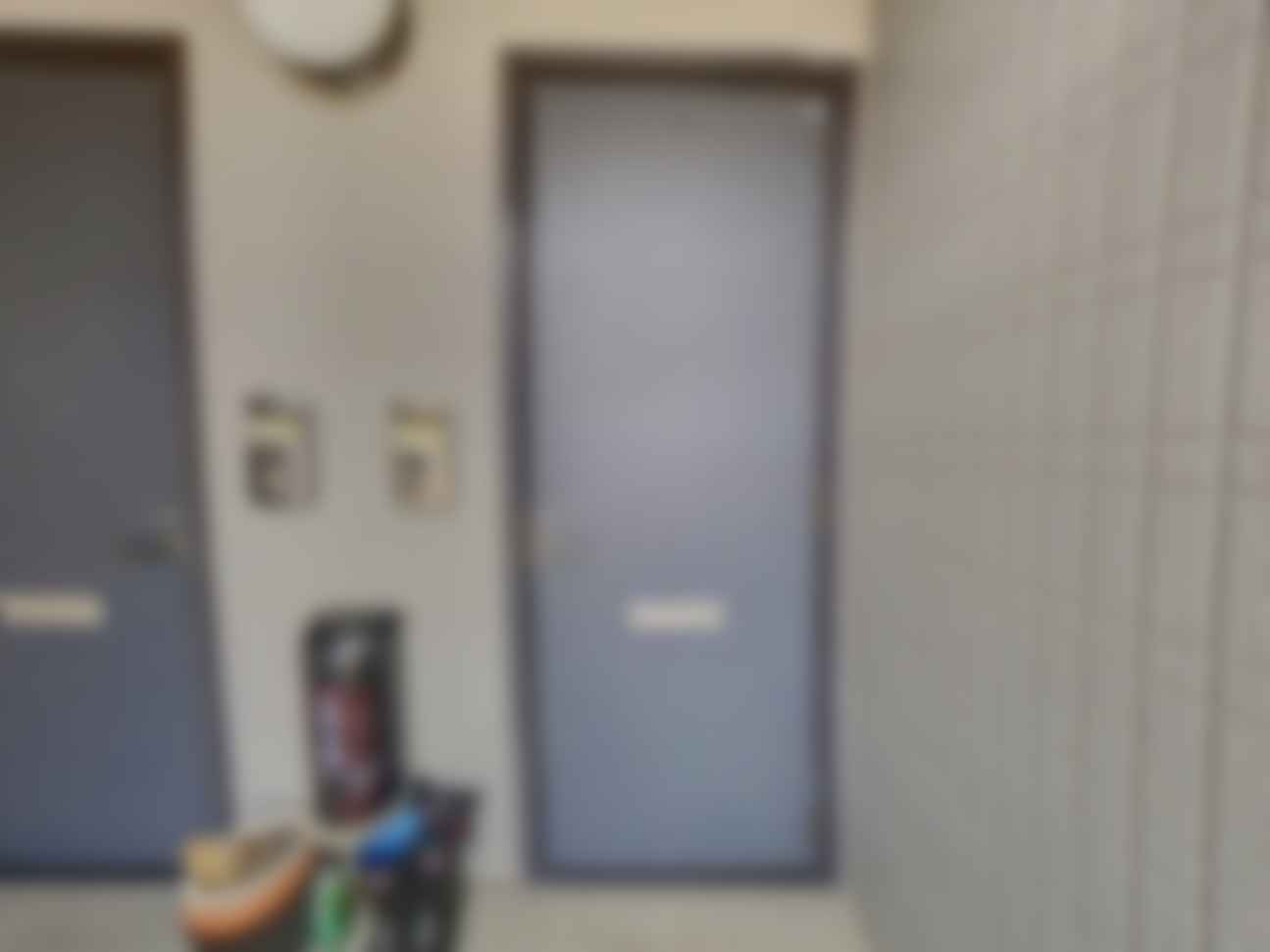 loading blurry tour image