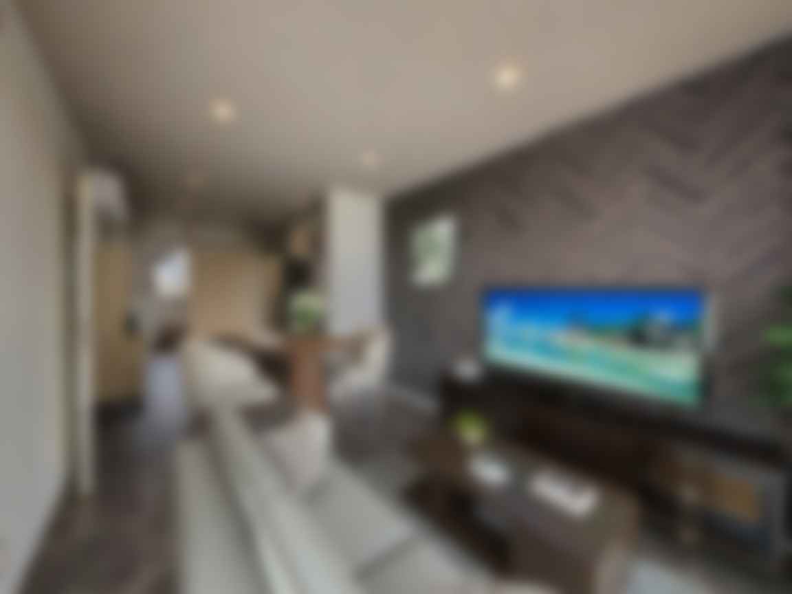 loading blurry tour image