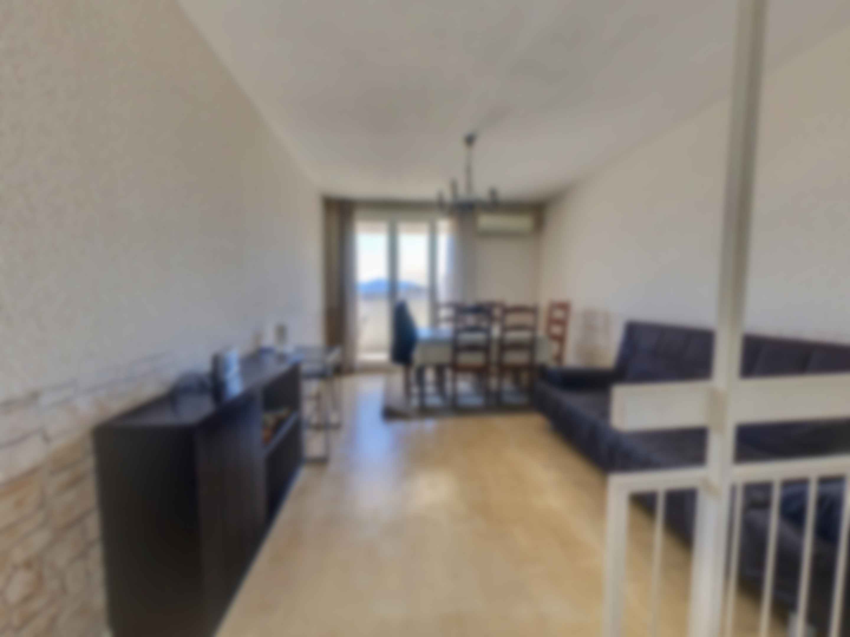 loading blurry tour image