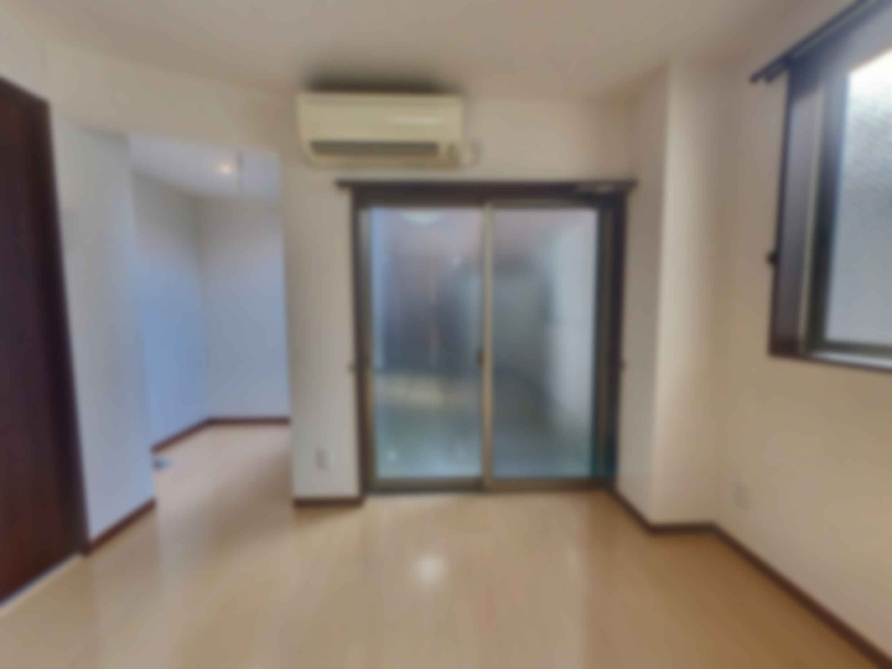 loading blurry tour image