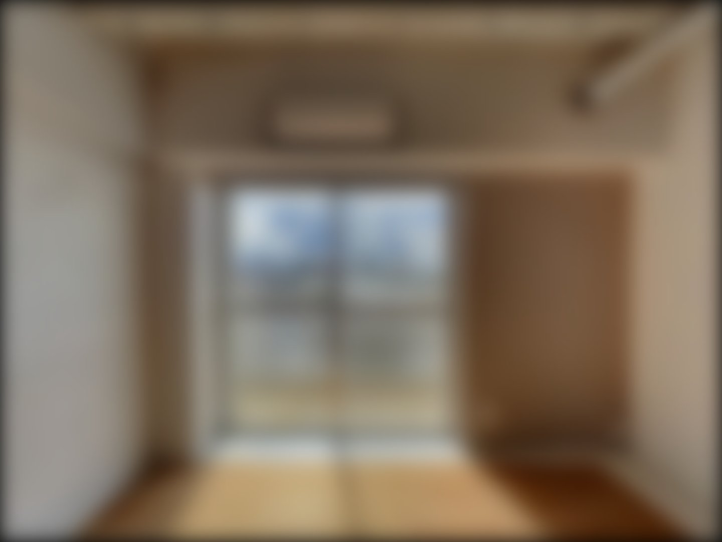 loading blurry tour image