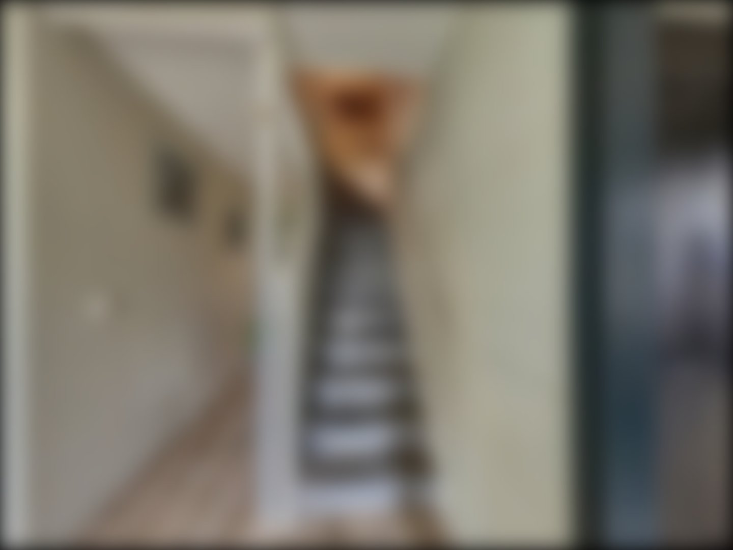 loading blurry tour image