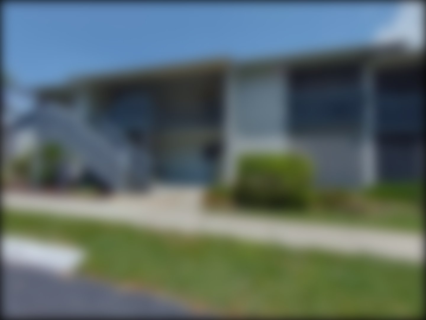 loading blurry tour image