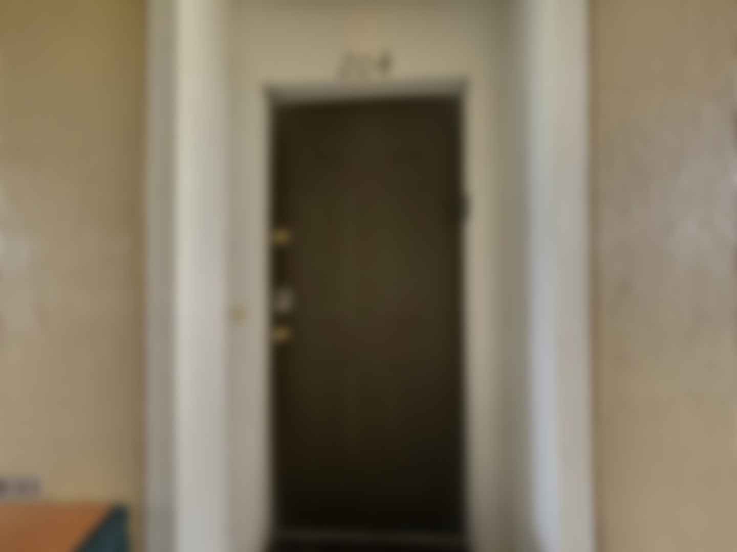 loading blurry tour image