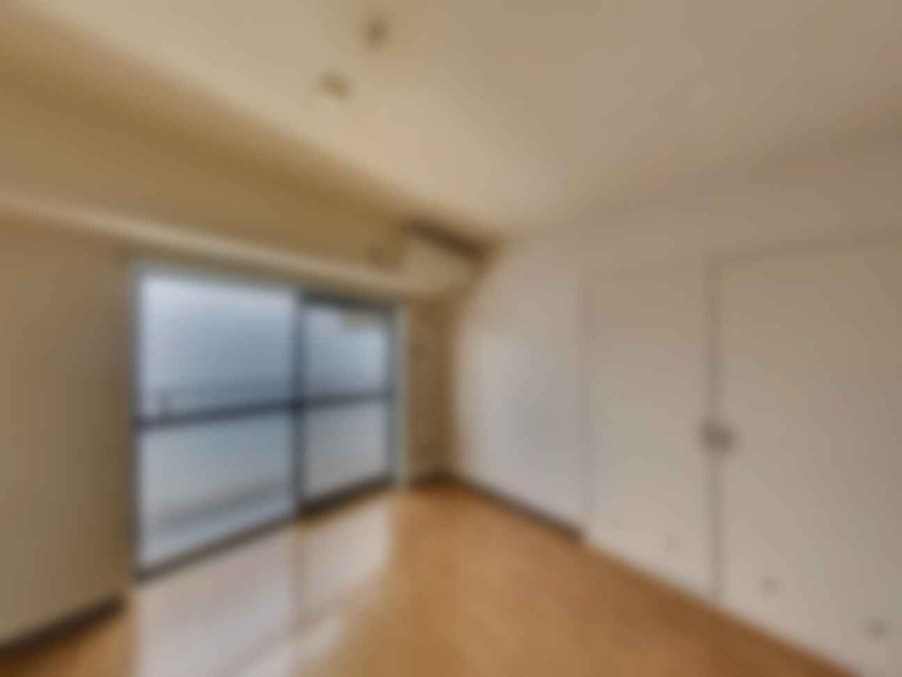 loading blurry tour image