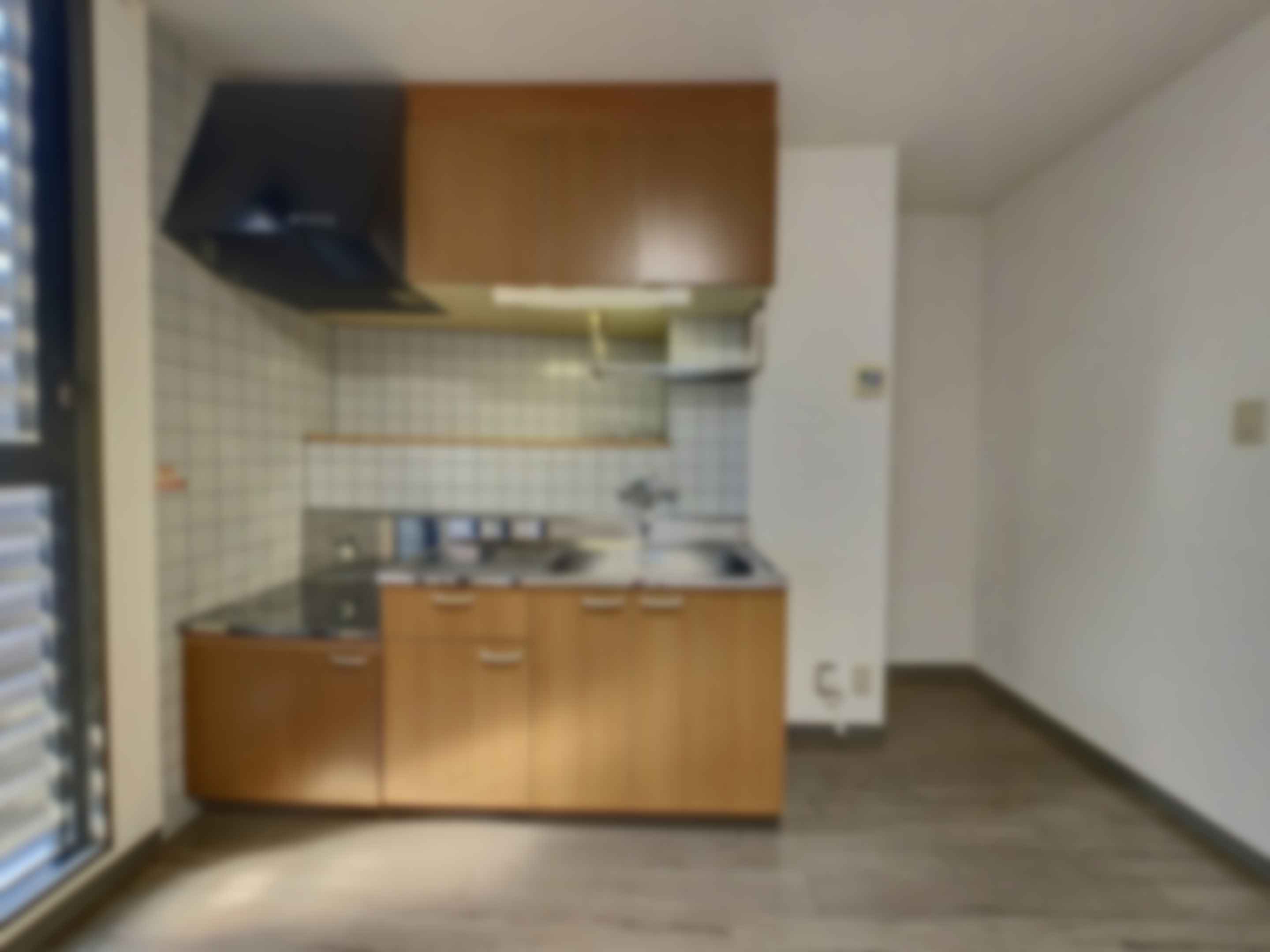 loading blurry tour image