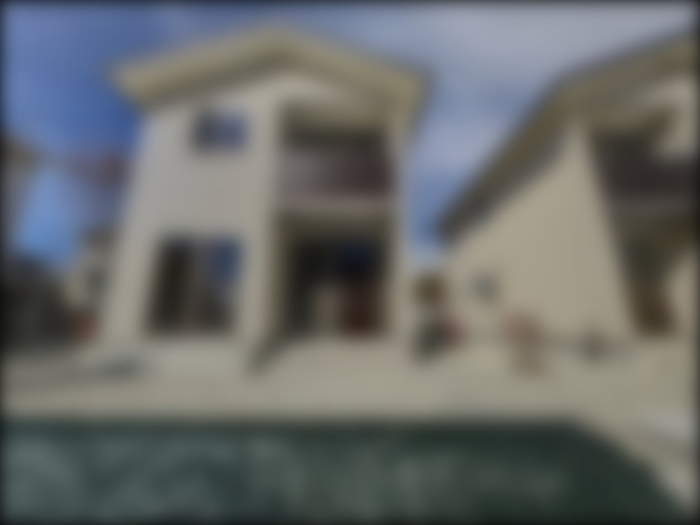 loading blurry tour image