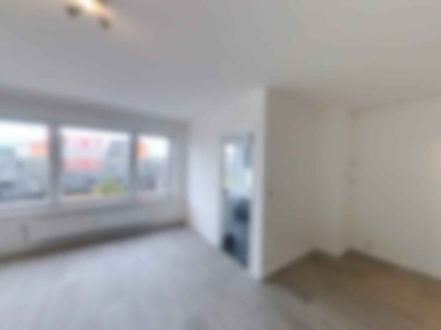 loading blurry tour image