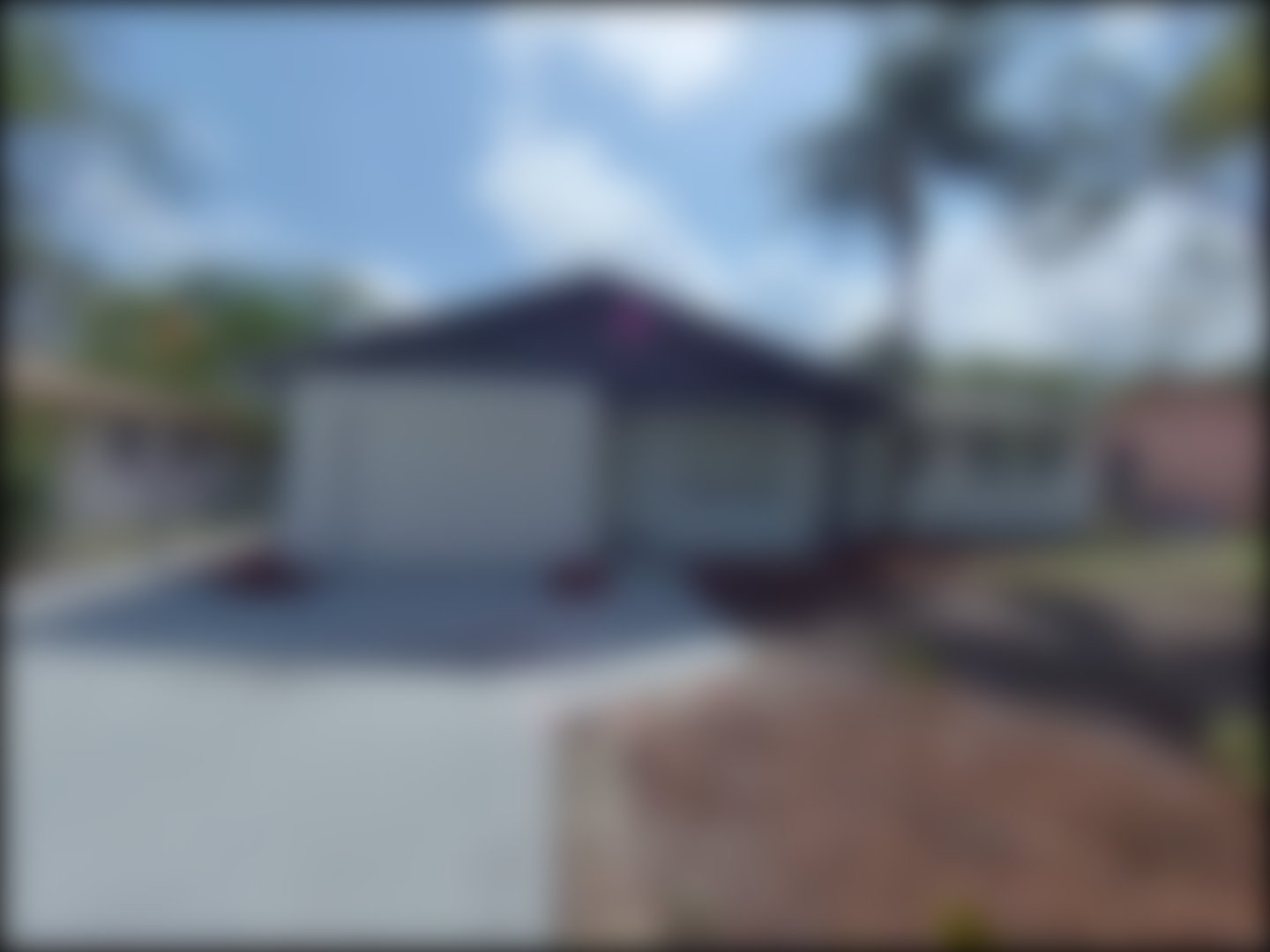 loading blurry tour image