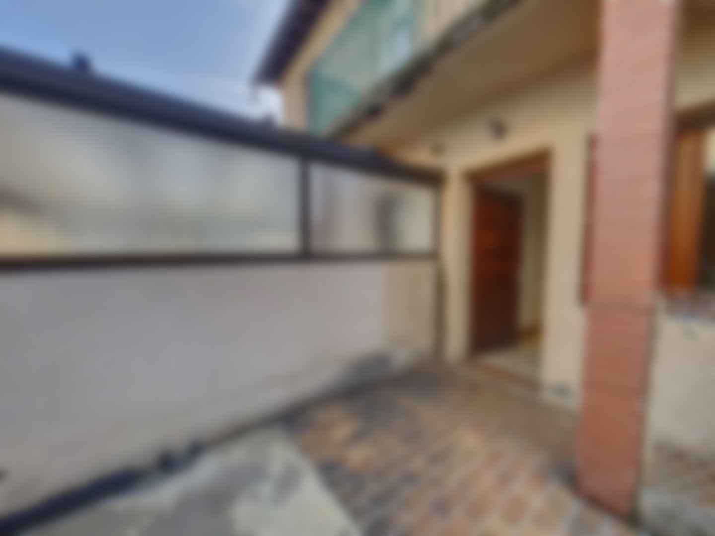 loading blurry tour image