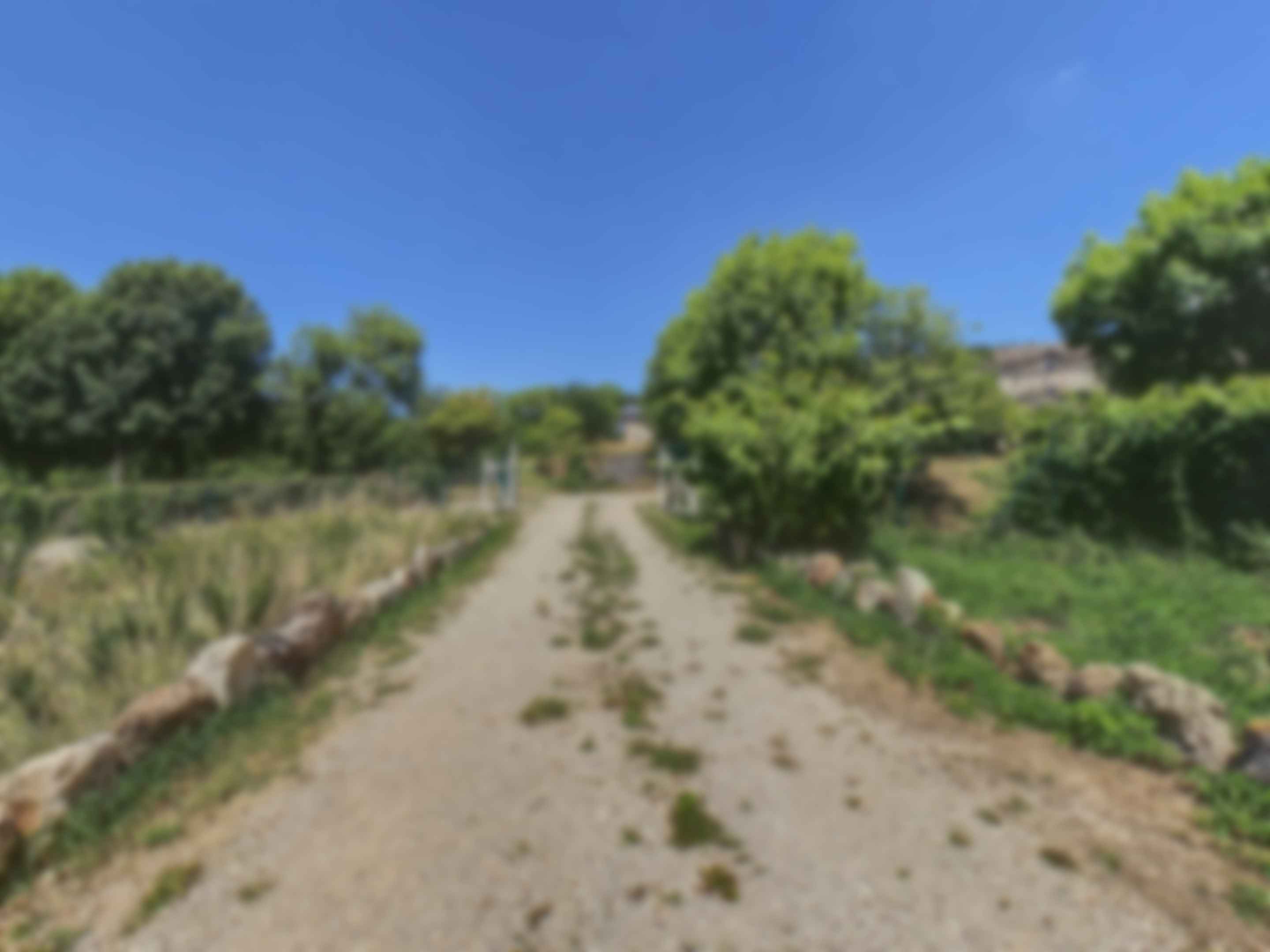 loading blurry tour image