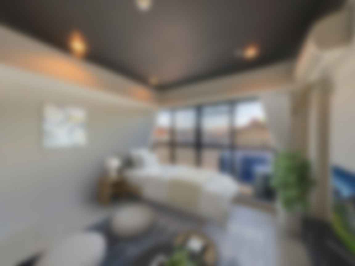 loading blurry tour image