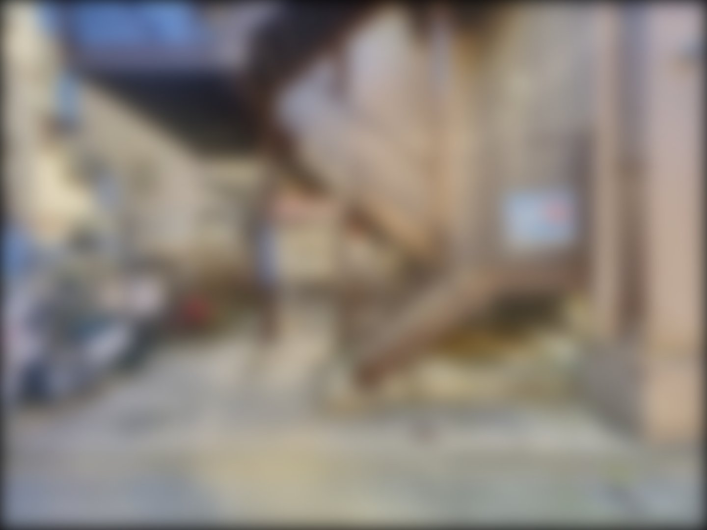 loading blurry tour image