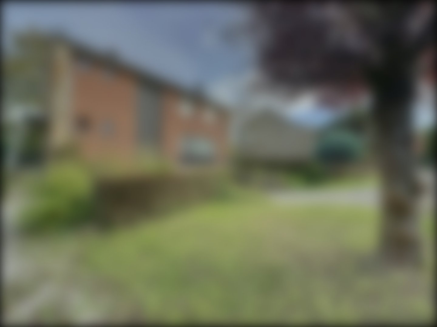 loading blurry tour image