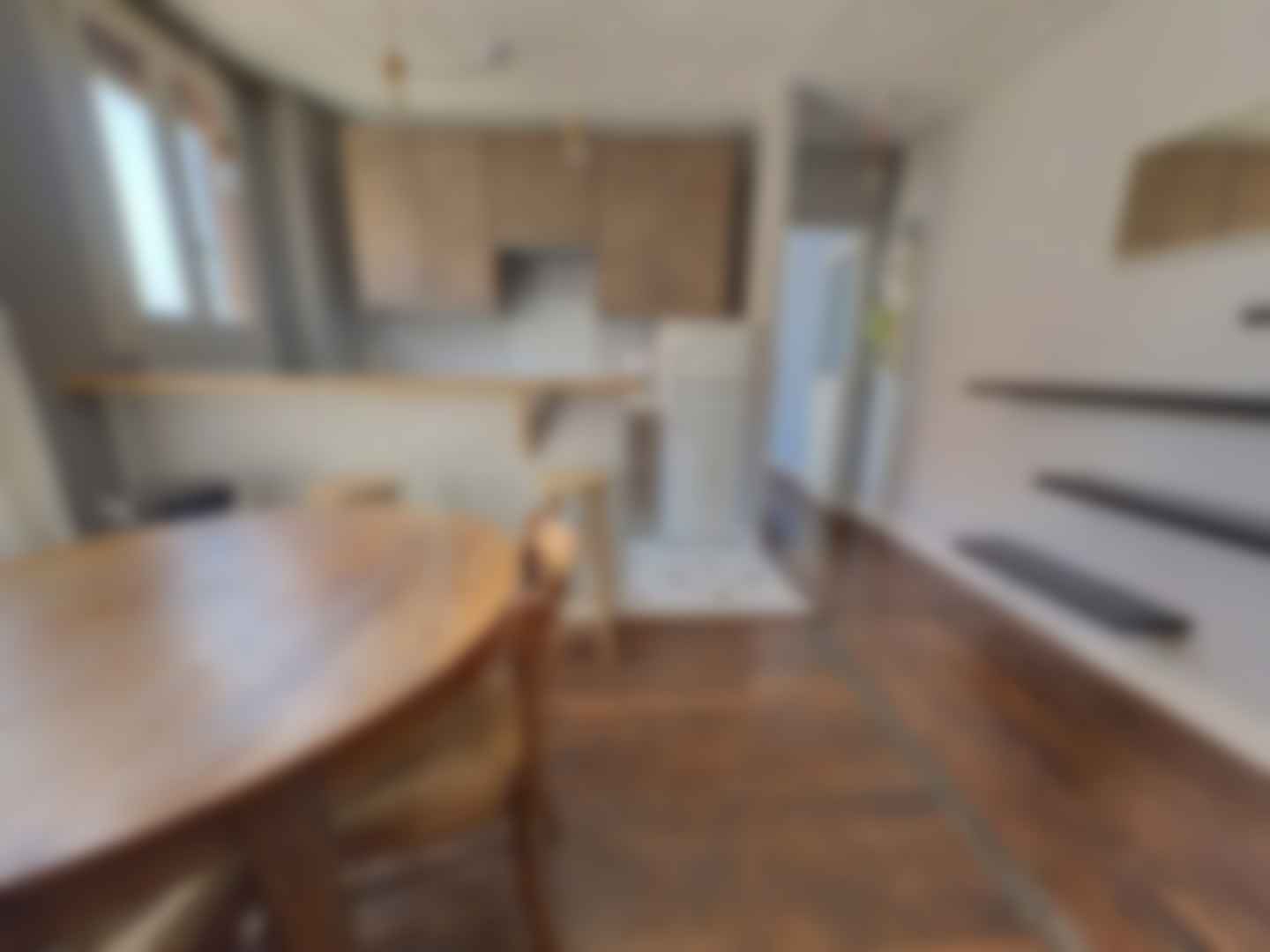 loading blurry tour image