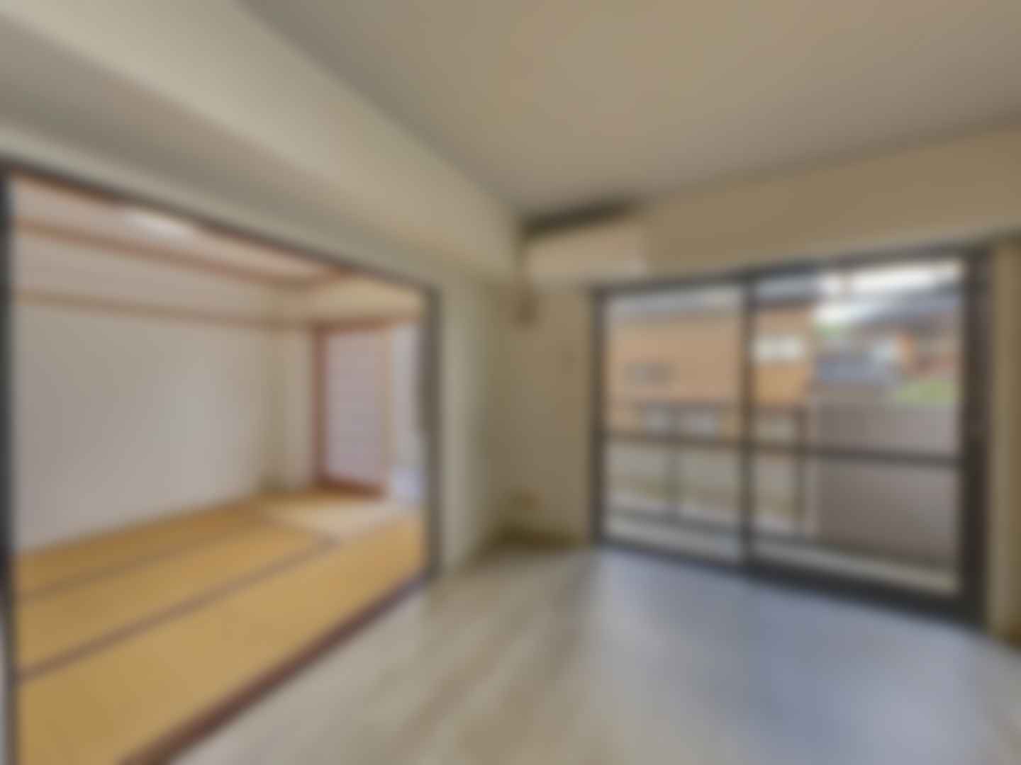 loading blurry tour image