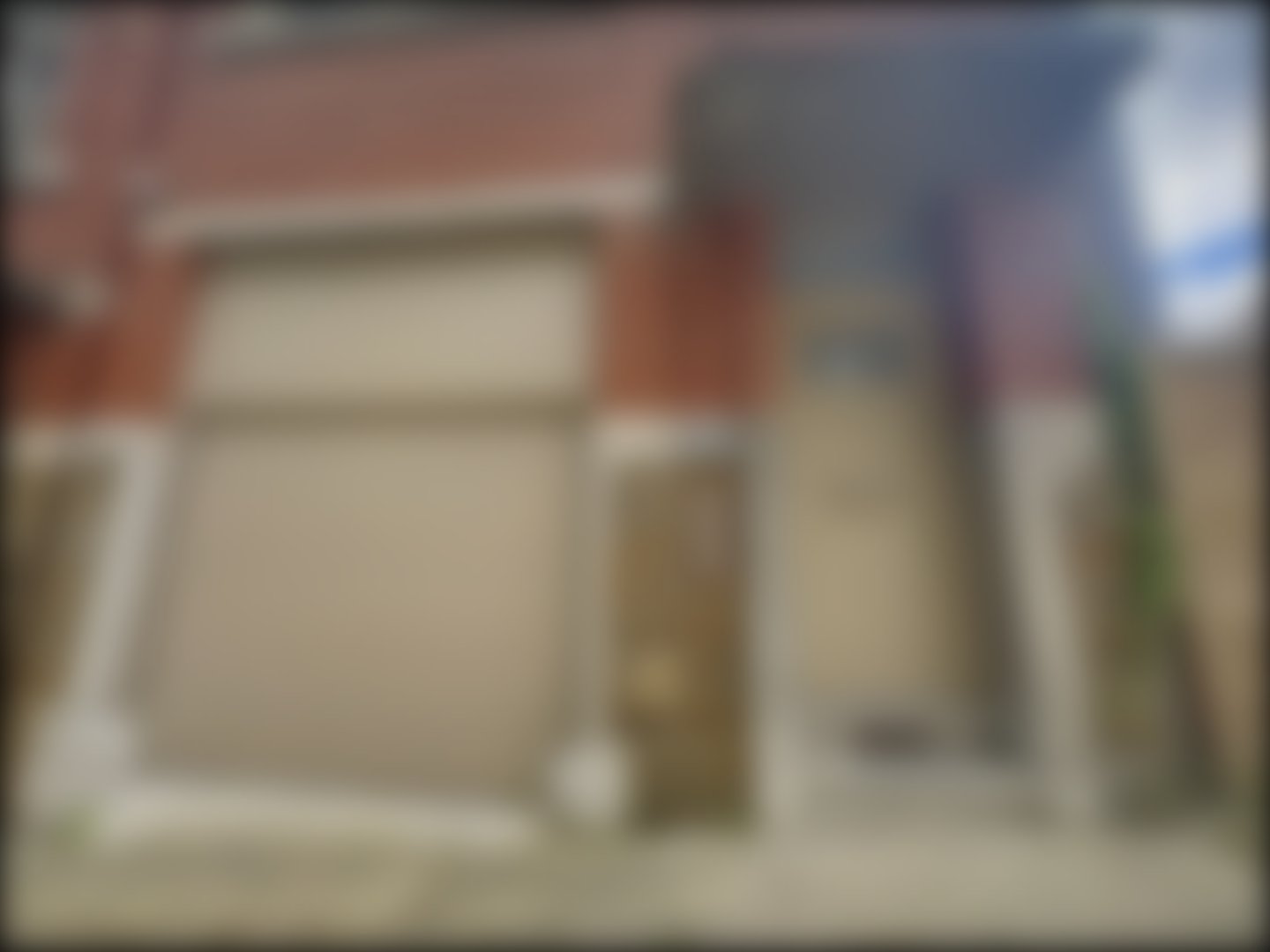 loading blurry tour image
