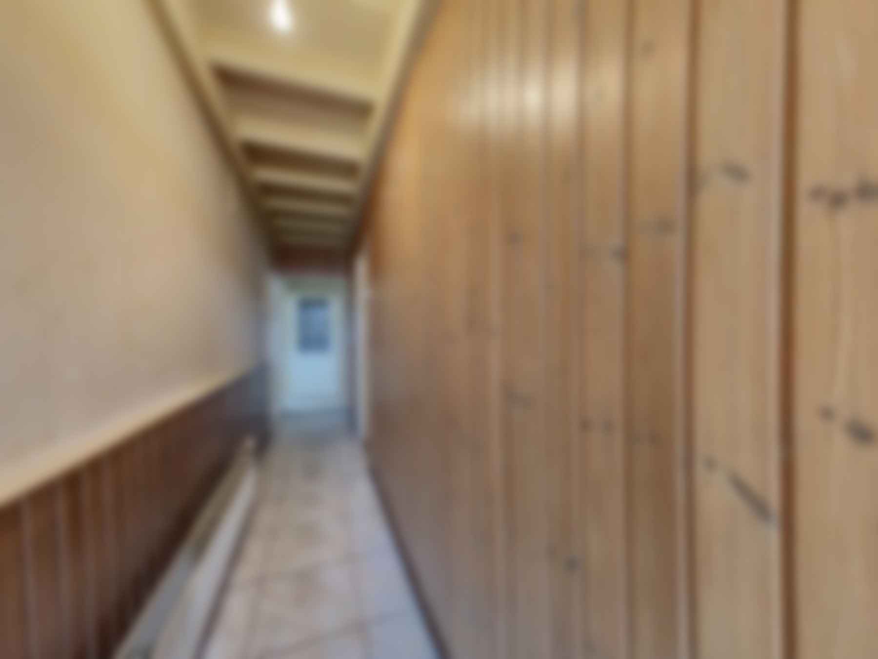 loading blurry tour image