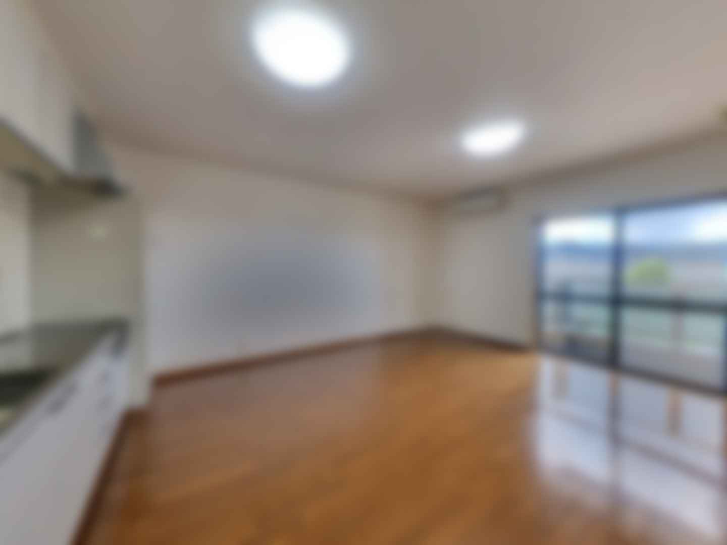 loading blurry tour image