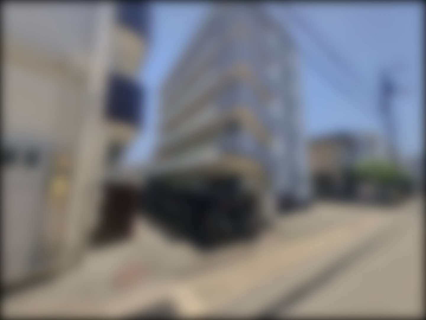 loading blurry tour image