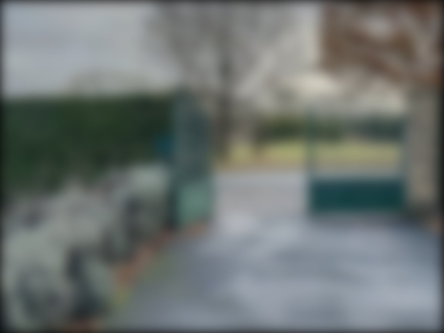 loading blurry tour image