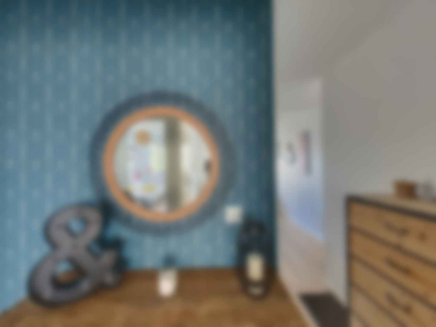 loading blurry tour image