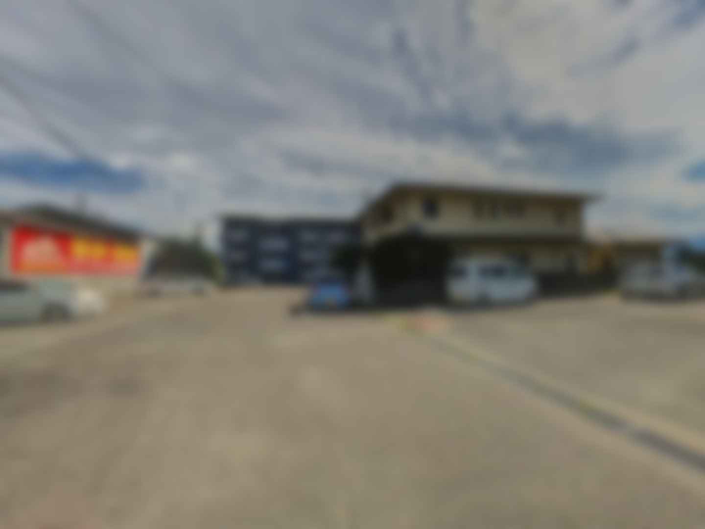 loading blurry tour image