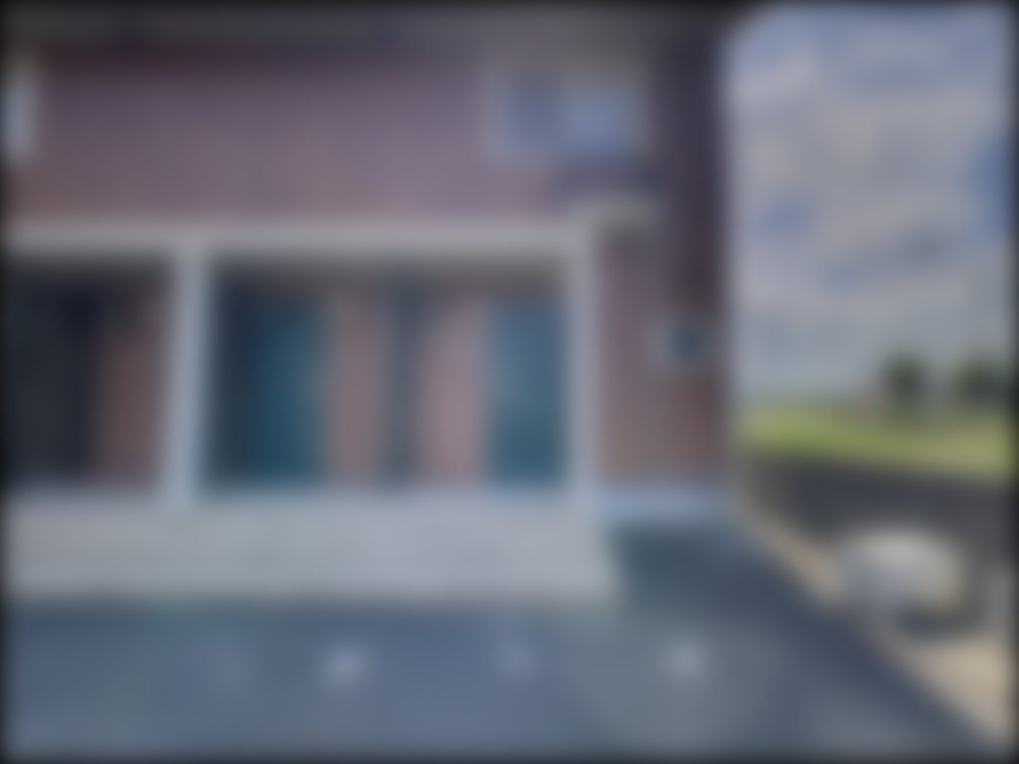 loading blurry tour image