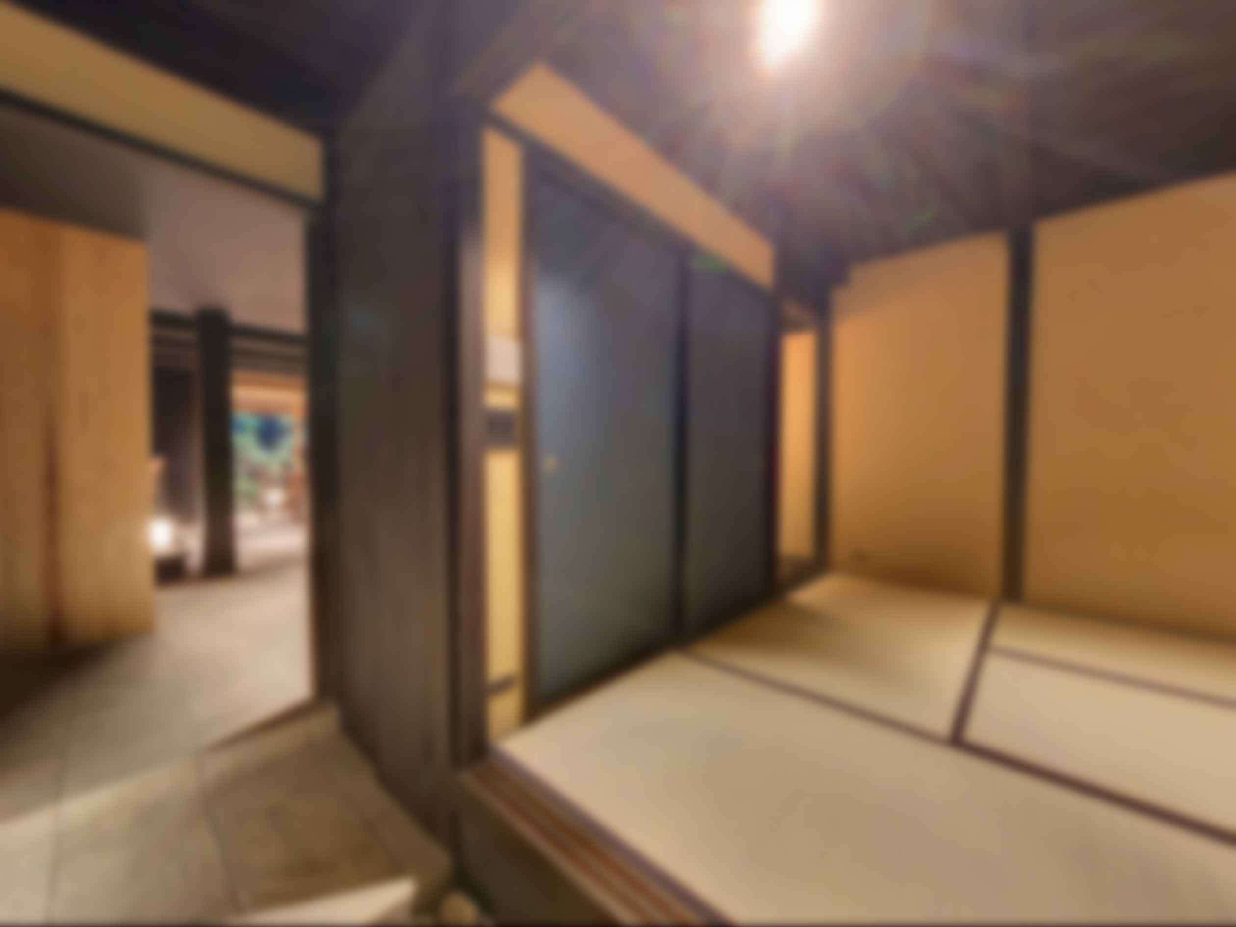 loading blurry tour image