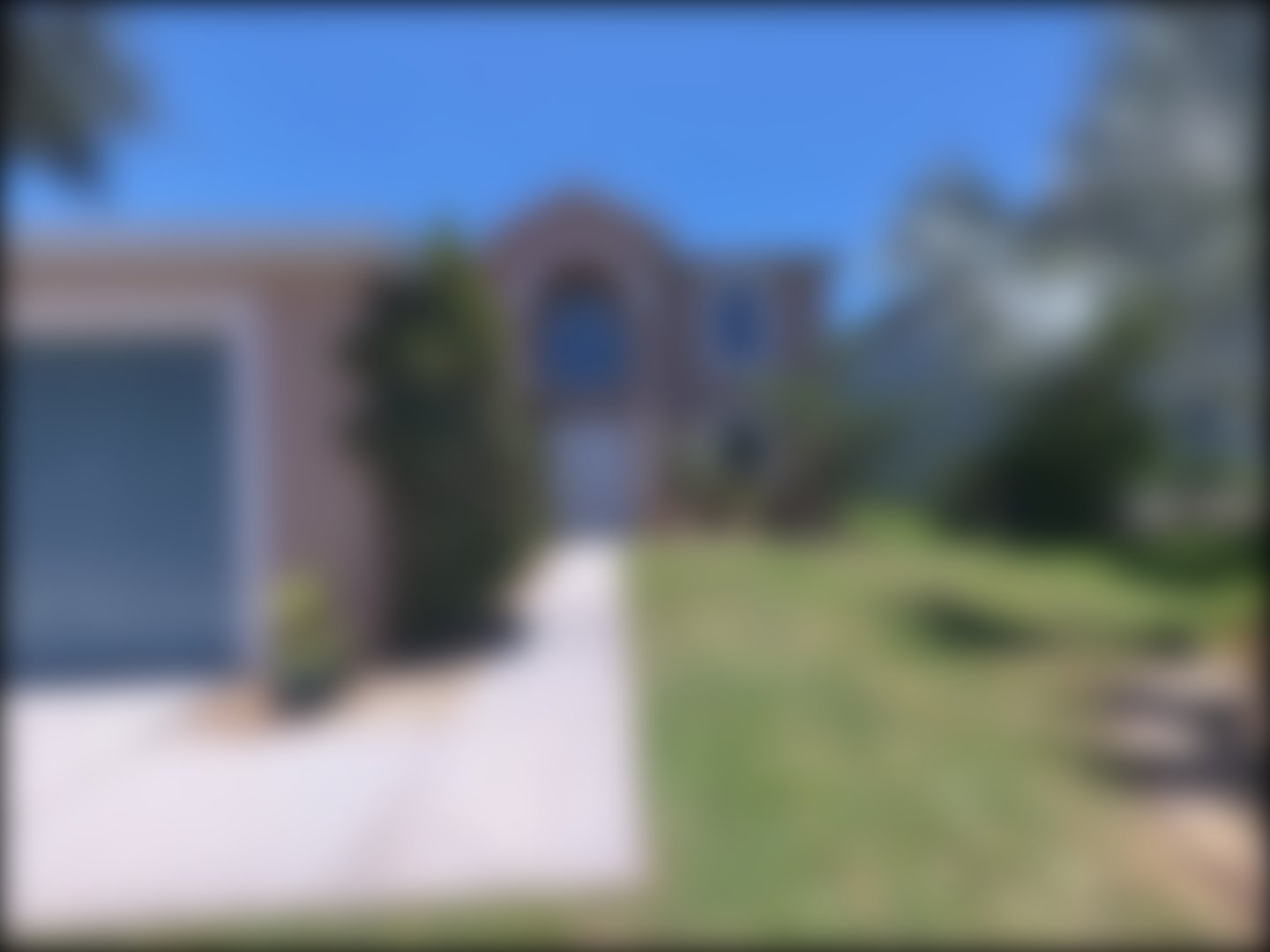 loading blurry tour image