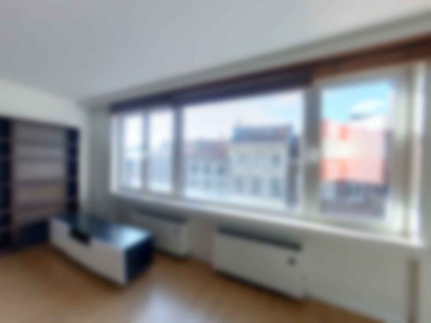 loading blurry tour image