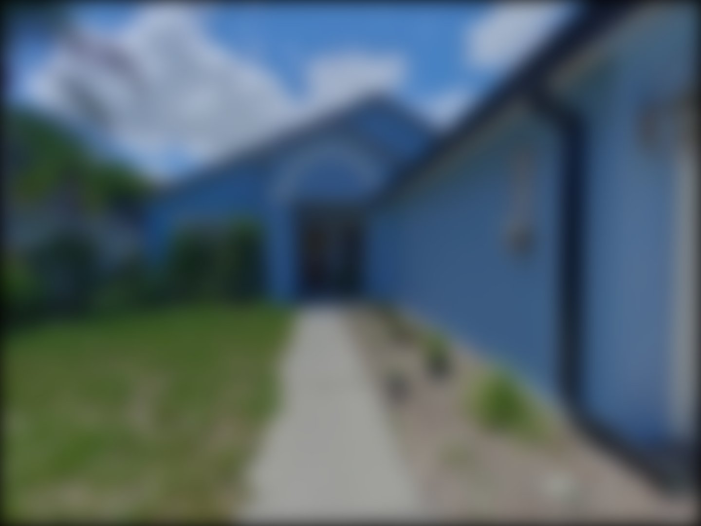 loading blurry tour image