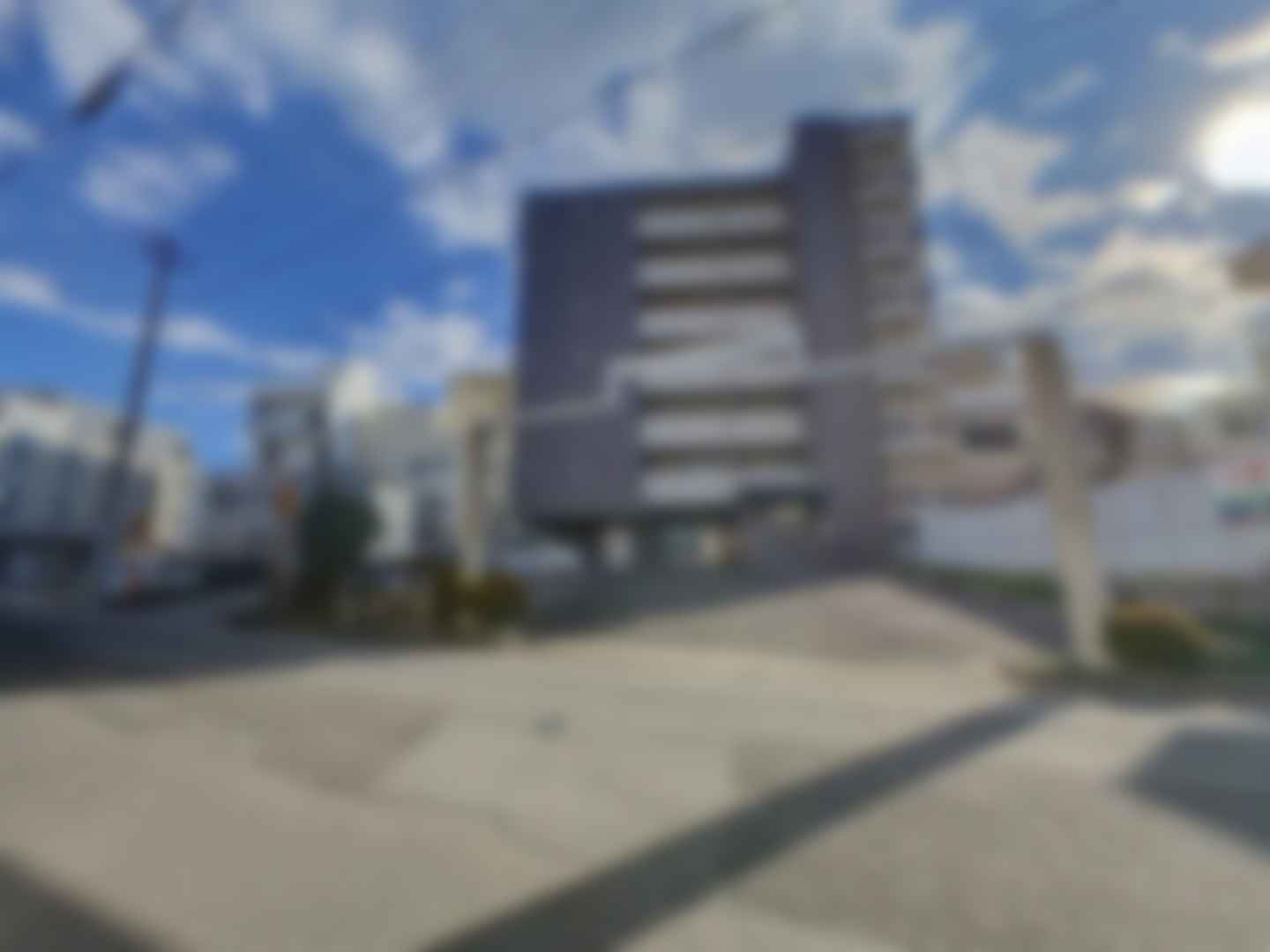 loading blurry tour image