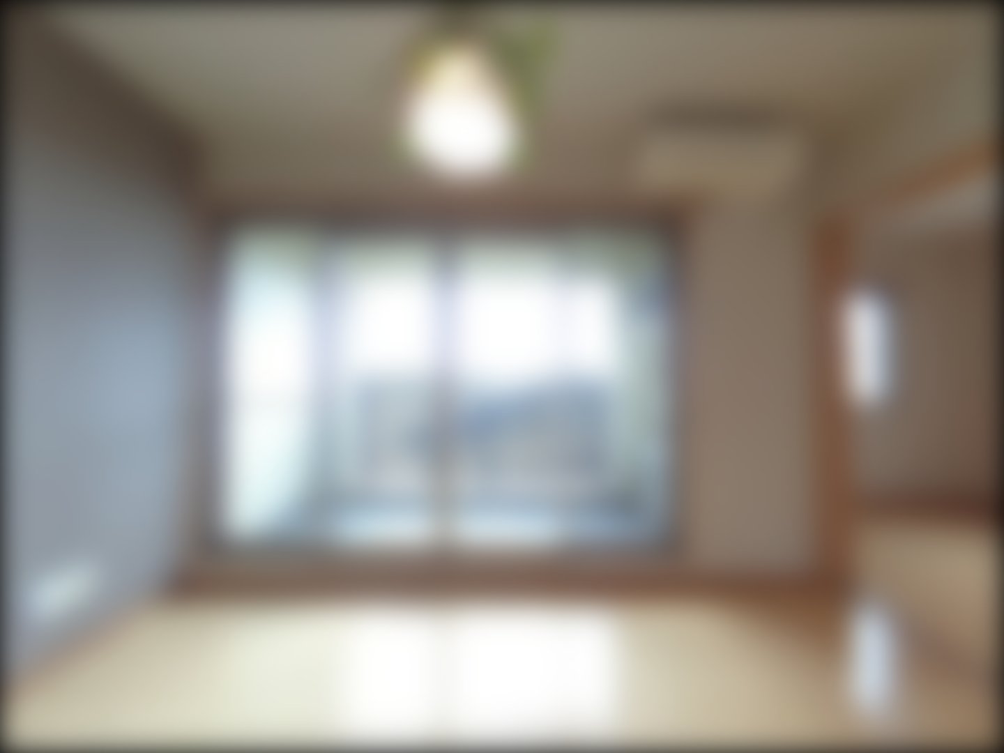 loading blurry tour image