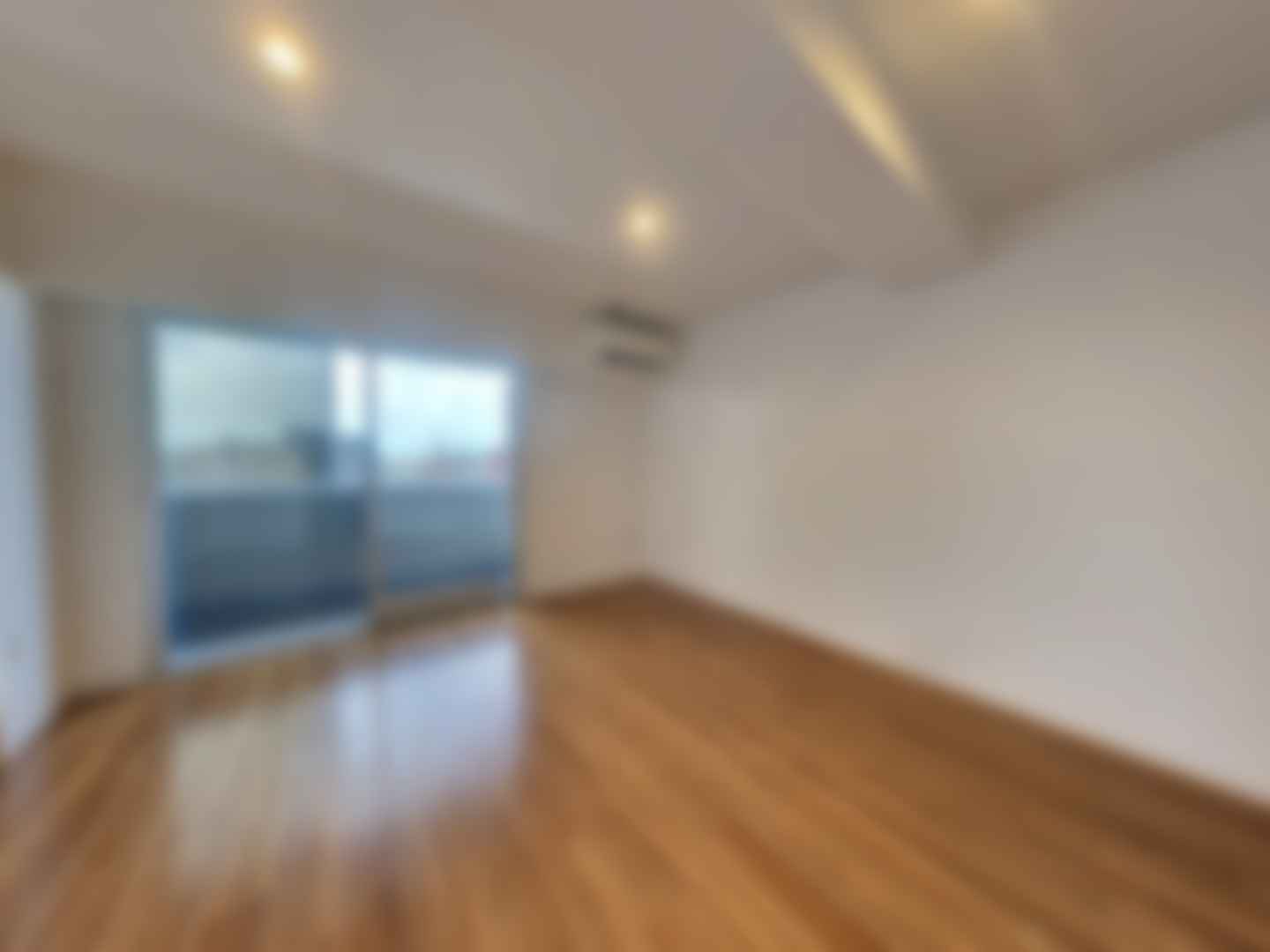 loading blurry tour image