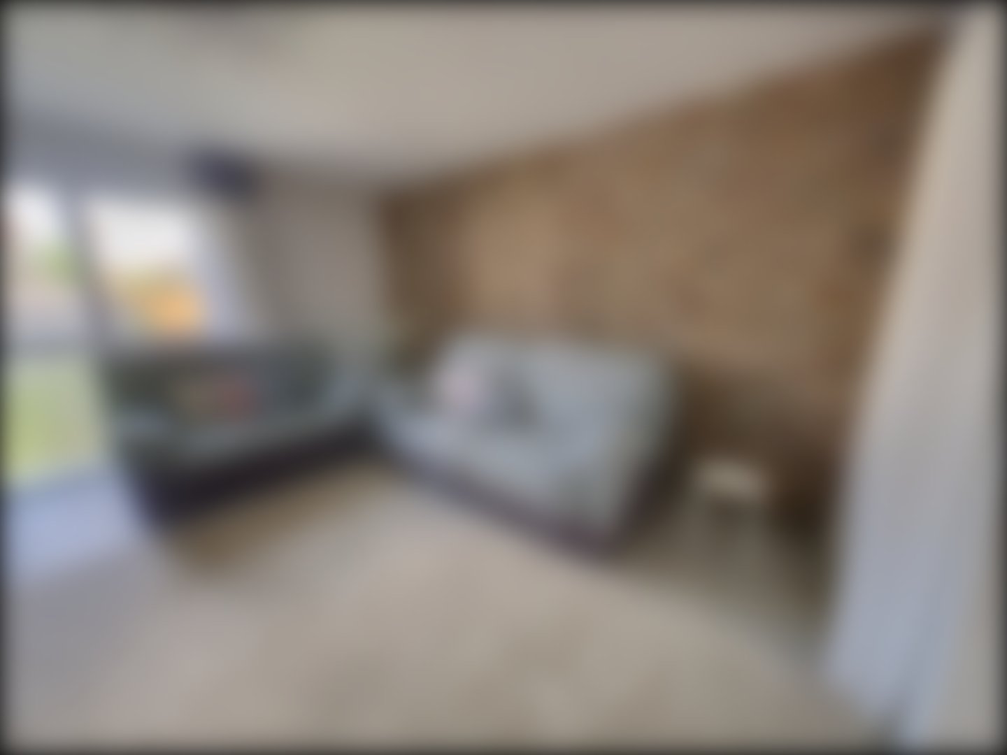 loading blurry tour image