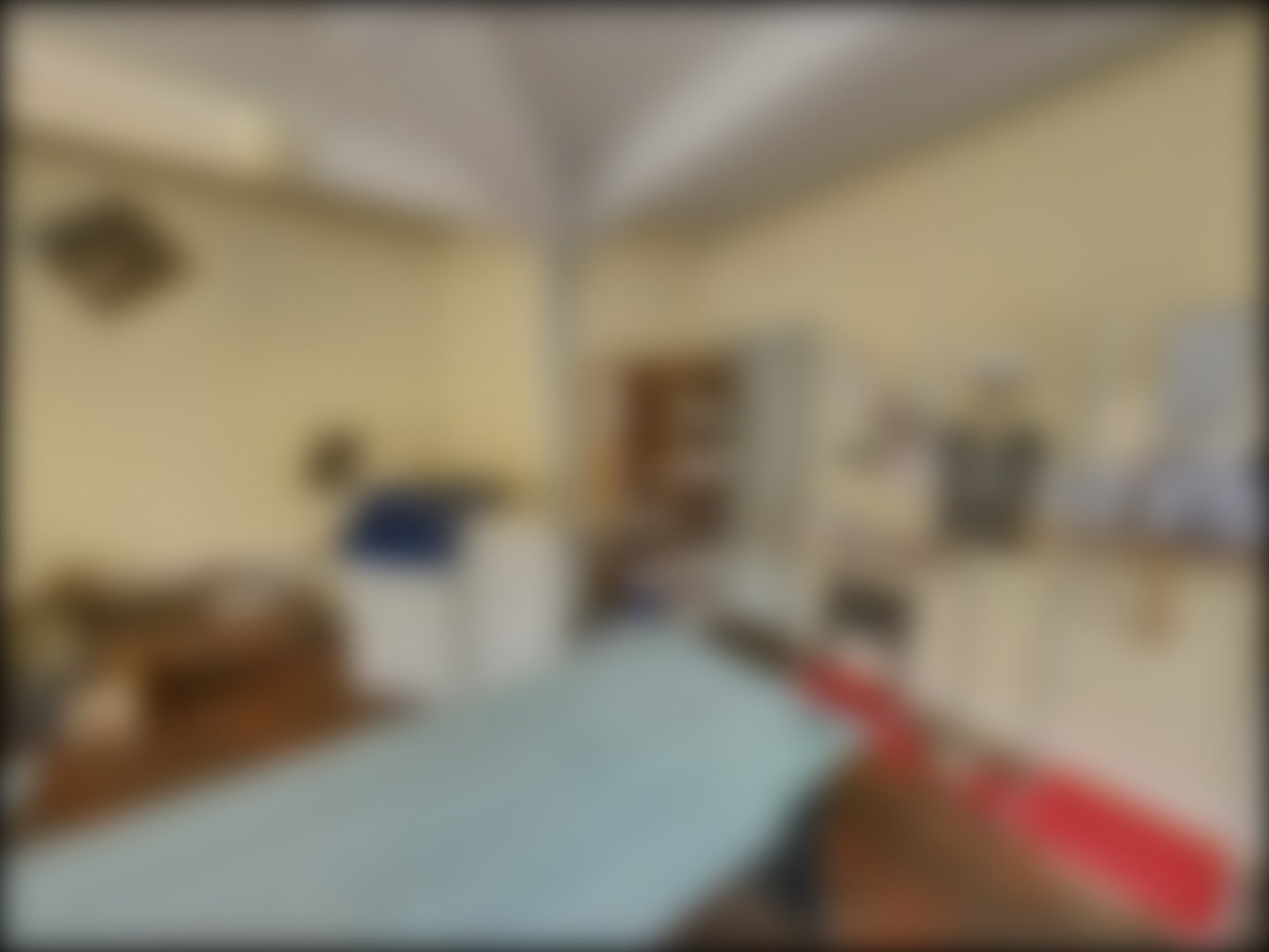 loading blurry tour image