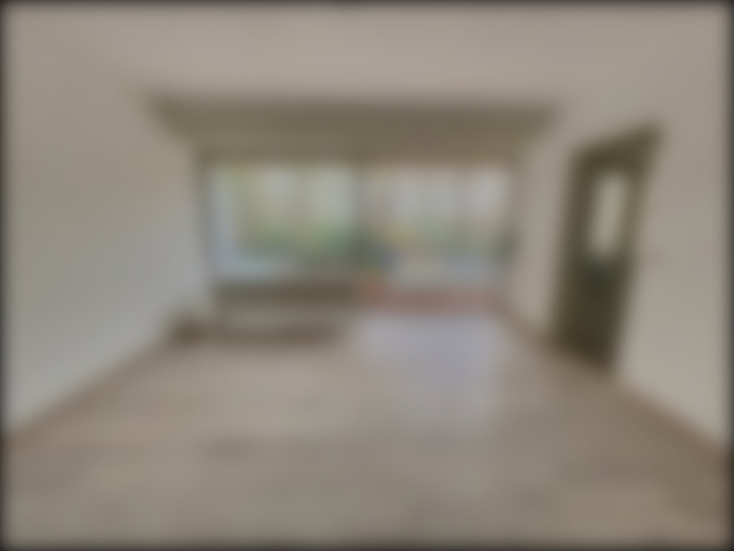 loading blurry tour image