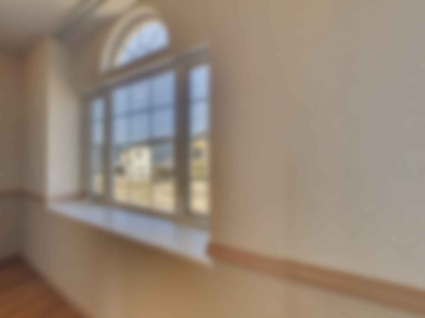 loading blurry tour image